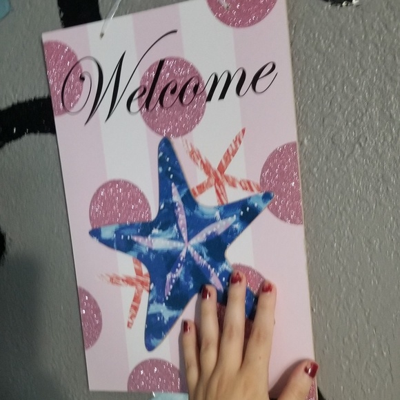 Glitter Welcome Sign - Picture 2 of 3